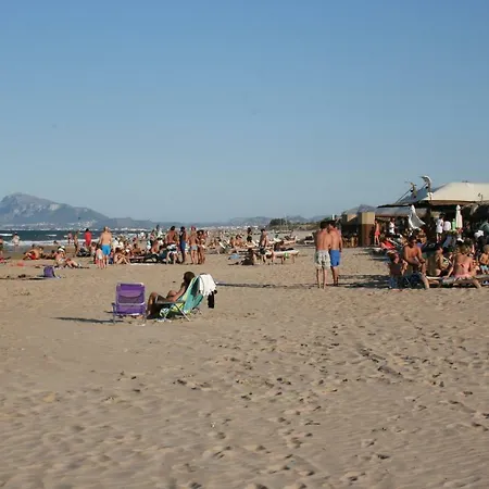 Holidays 3 *