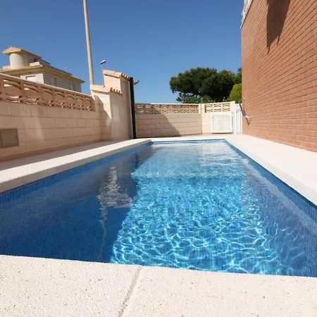 Holidays 3 Apartment *